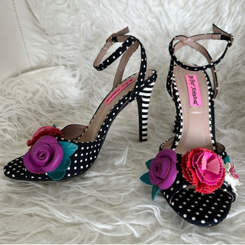 ISO Size 9 Betsey Johnson Heels